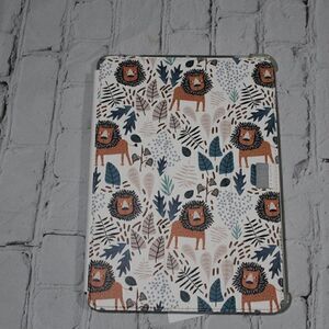 iPad 7th/8th Generation Full Body Protection TriFold Case LION 10.2"‎